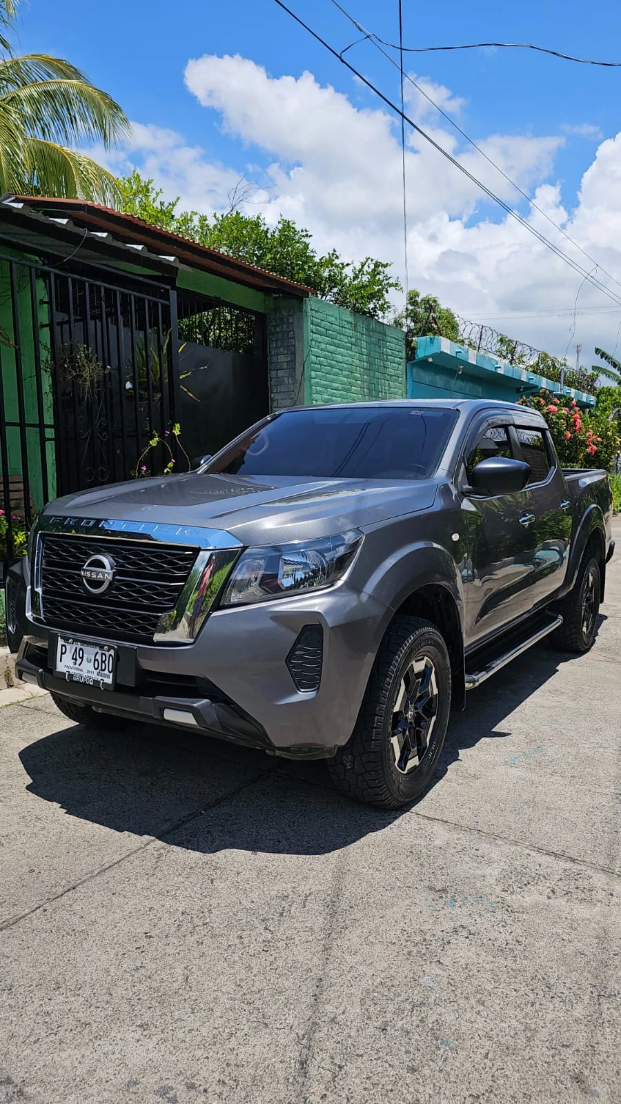 Pick-Up Truck  4x4 Nissan Frontier