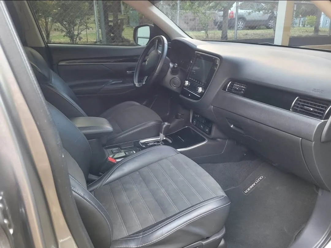 SUV Mitsubishi Outlander