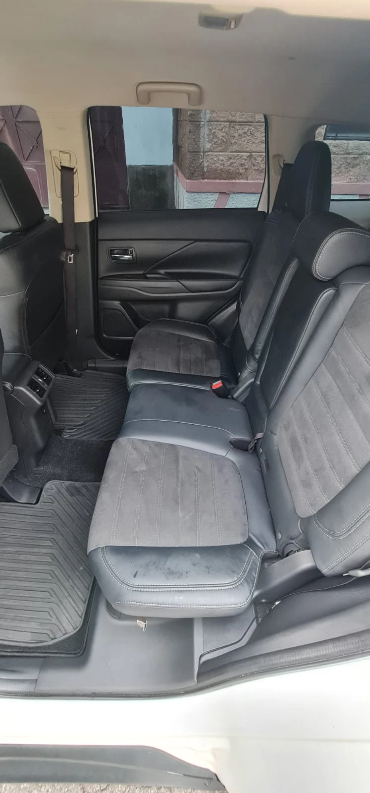 SUV Mitsubishi Outlander