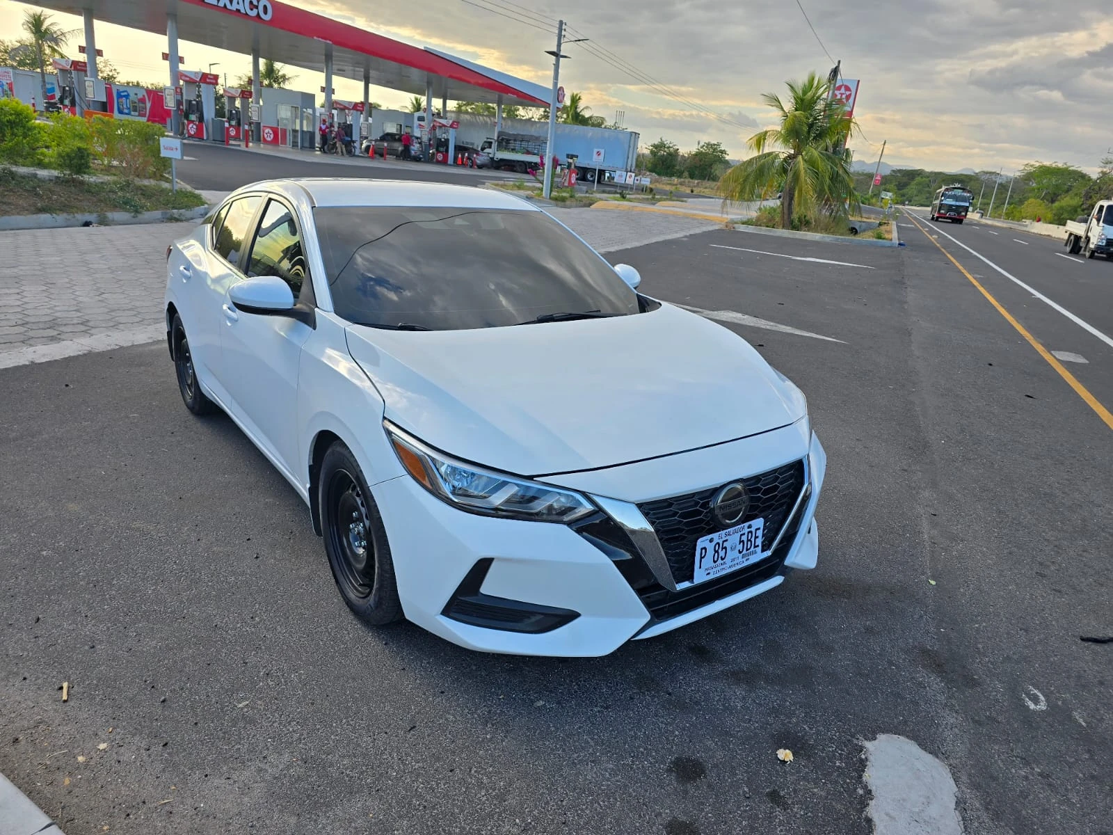 Sedán Nissan