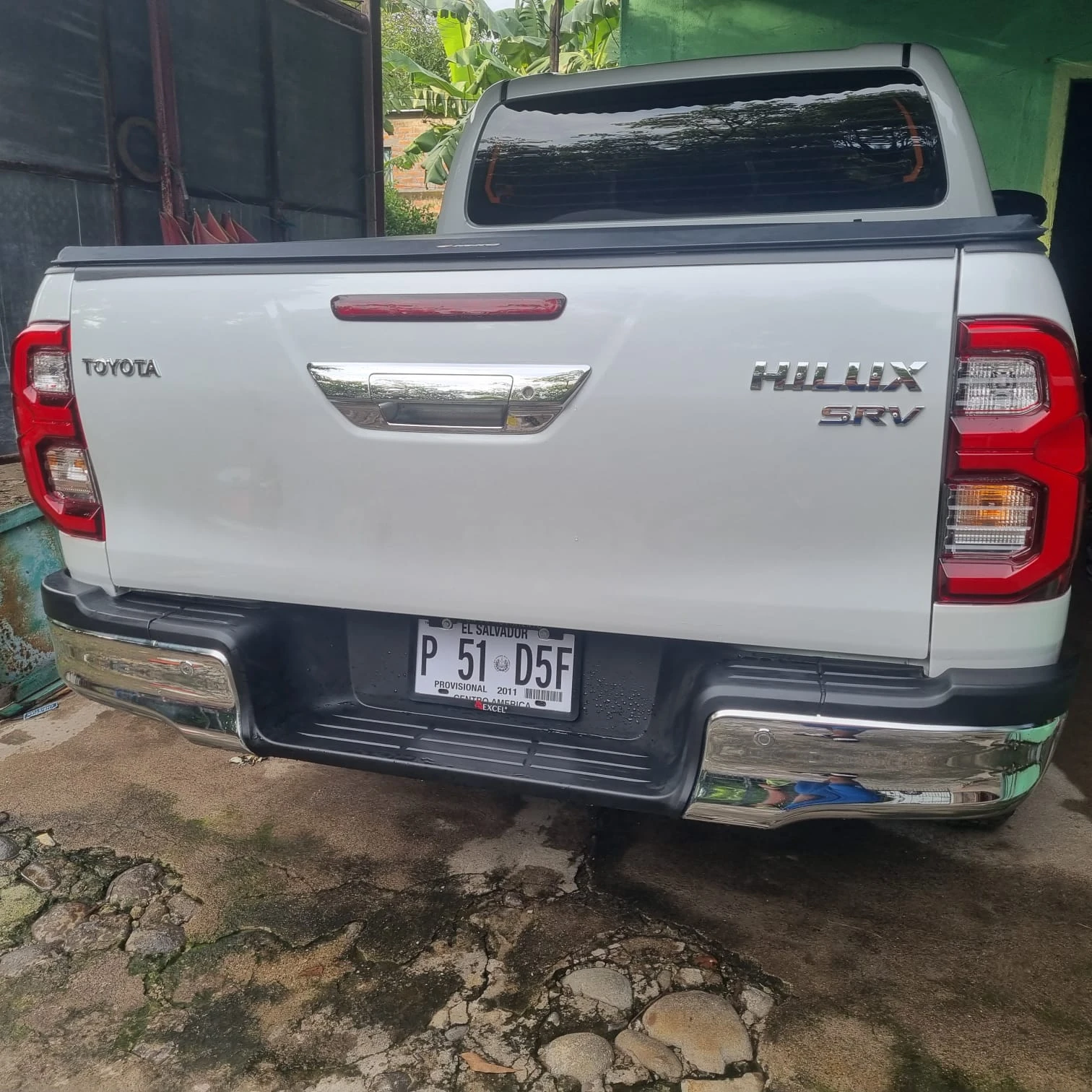 Pick-Up Truck 4x4 Toyota Hilux