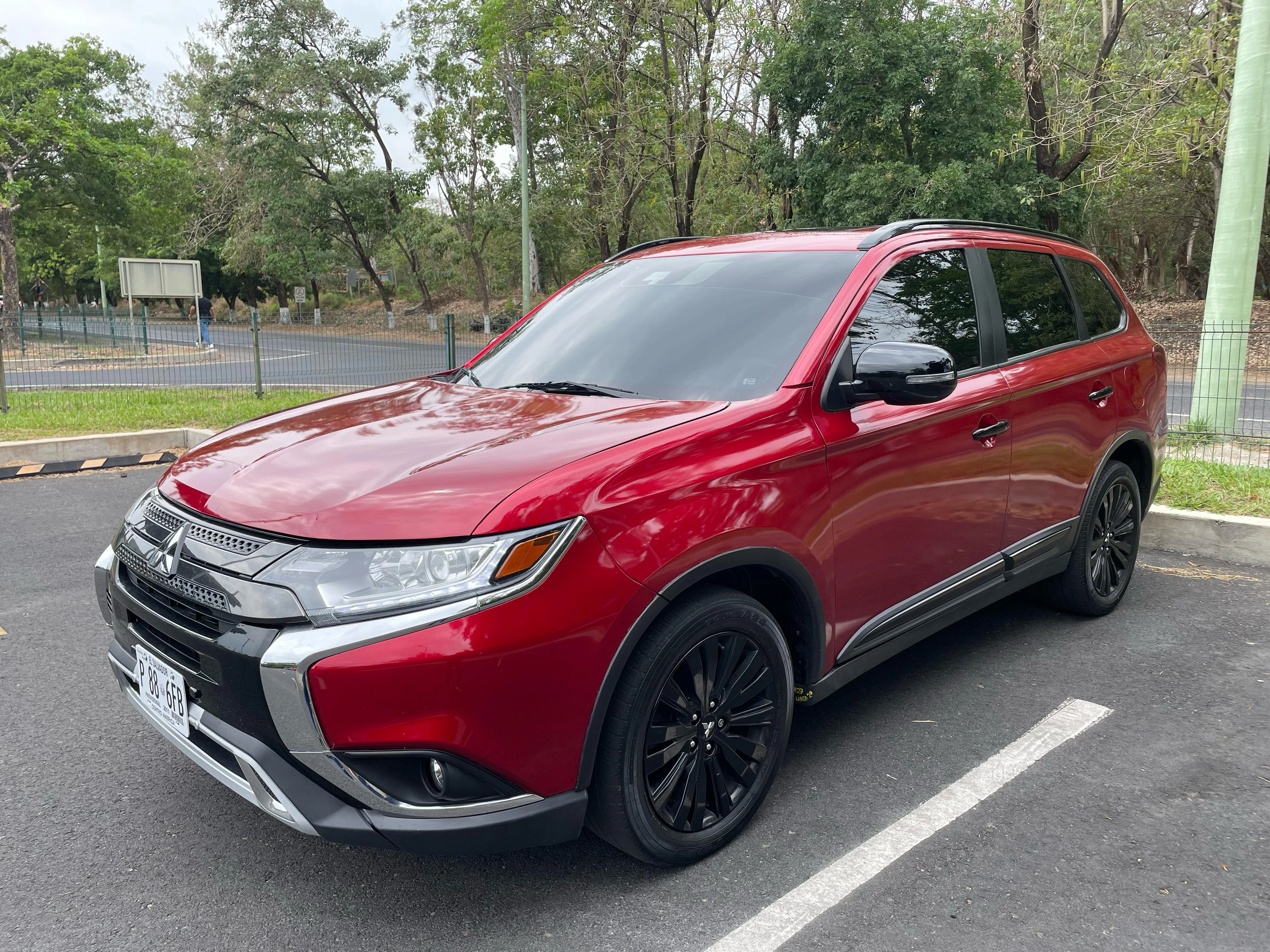 SUV Mitsubishi Outlander