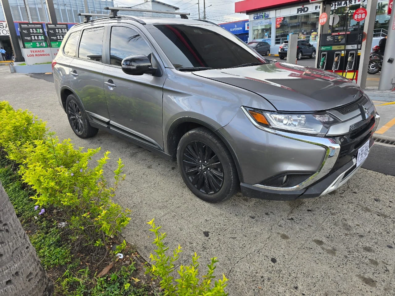 SUV Mitsubishi Outlander