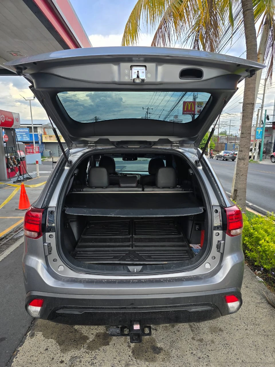 SUV Mitsubishi Outlander
