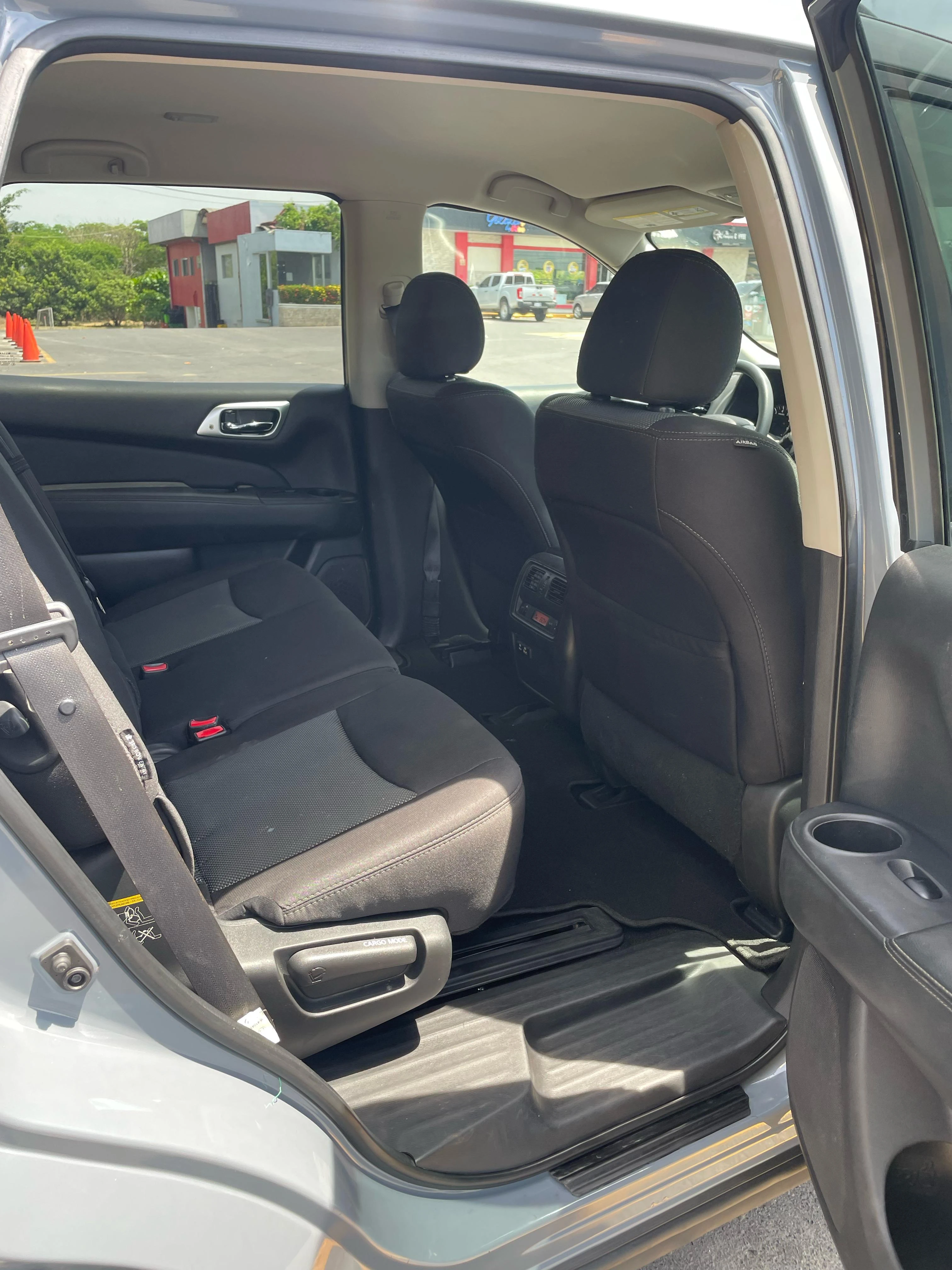 SUV Nissan Pathfinder