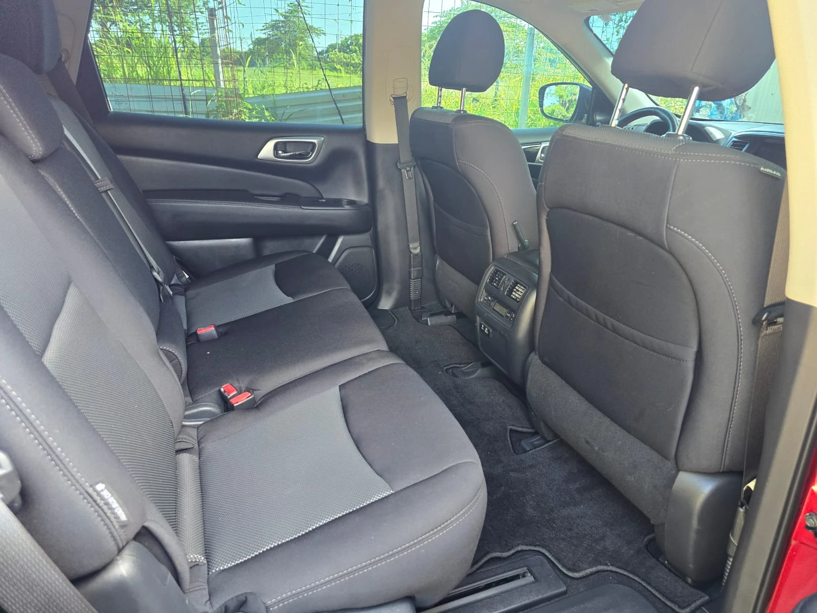 SUV Nissan Pathfinder