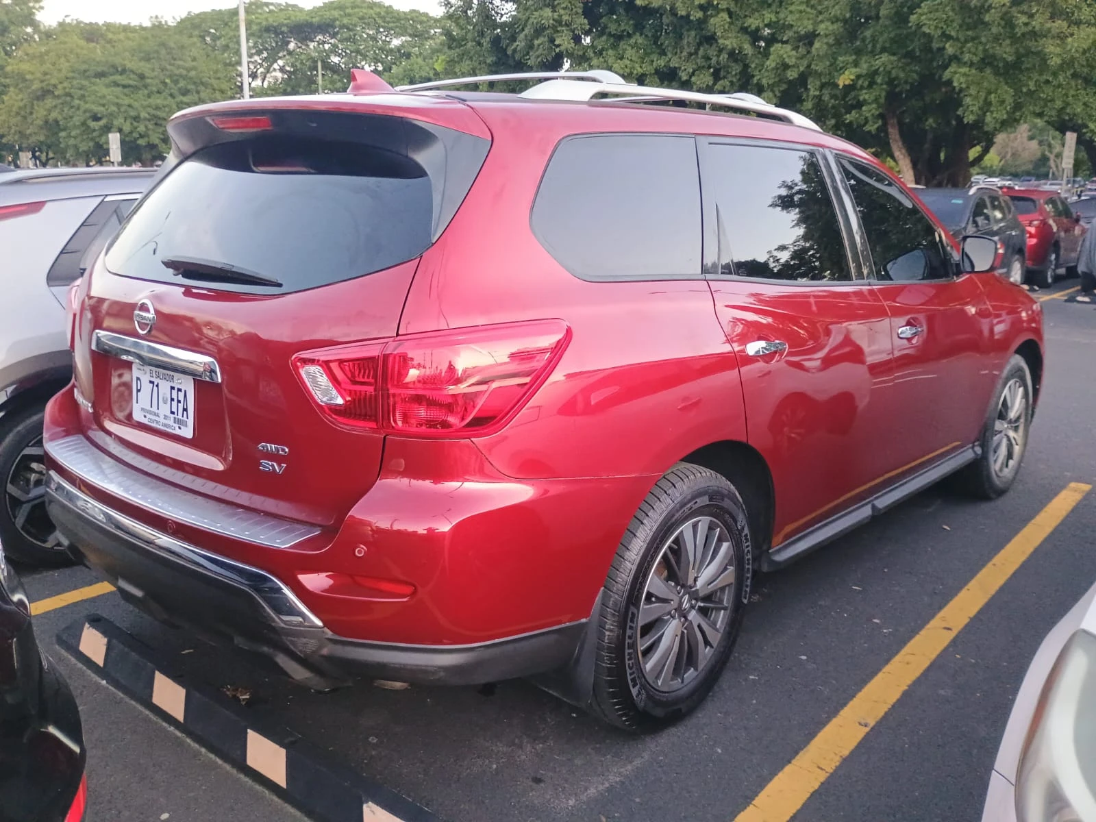 SUV Nissan Pathfinder