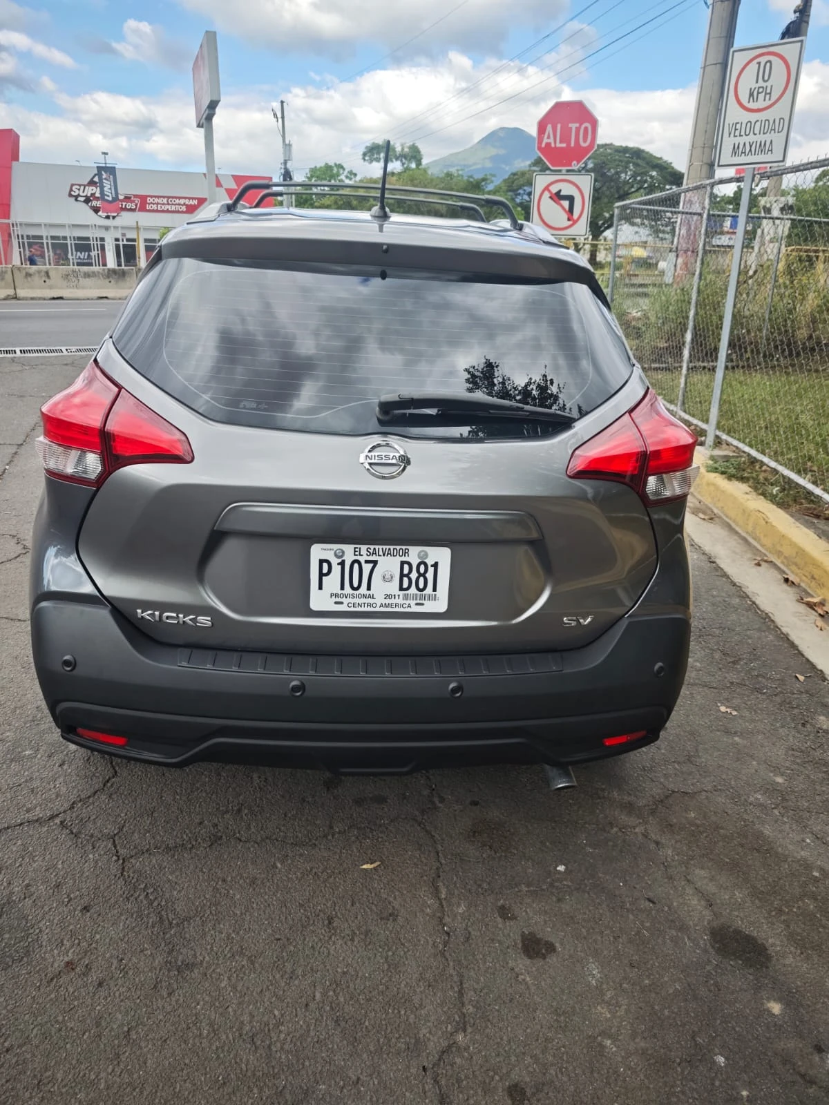 SUV Nissan kicks