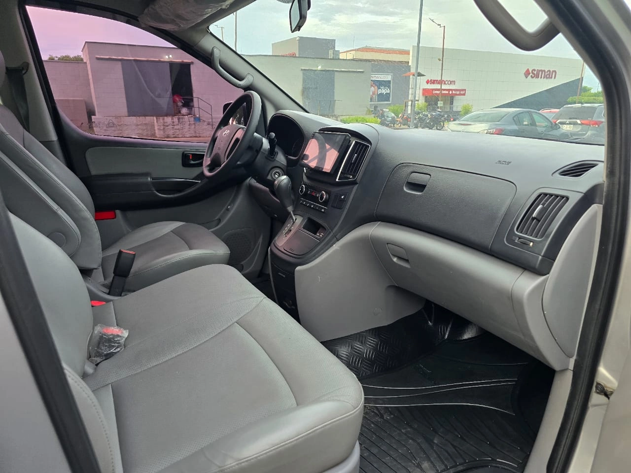 Minivan Hyundai Starex