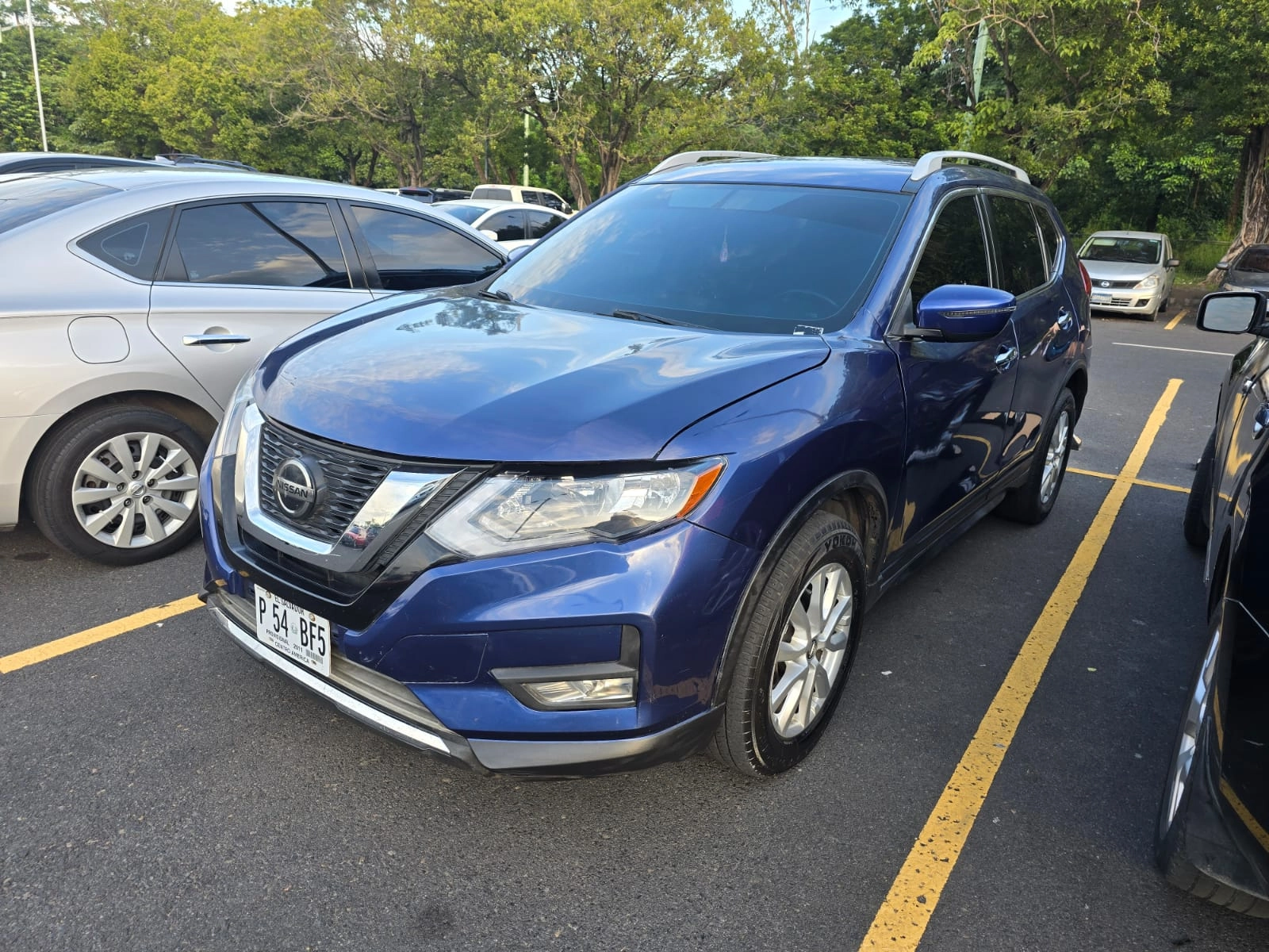 SUV Nissan Rogue SV AWD
