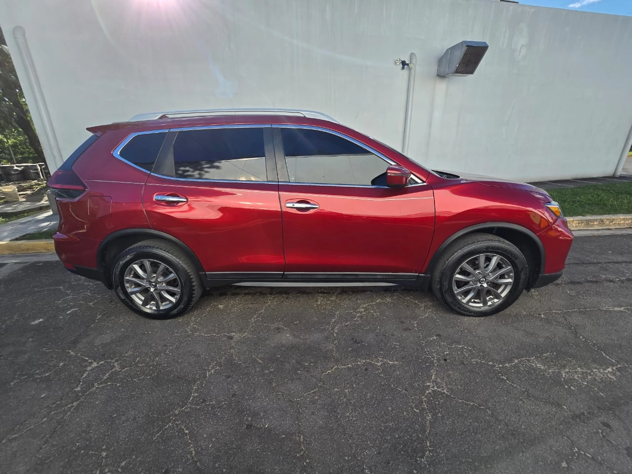 SUV Nissan Rogue AWD