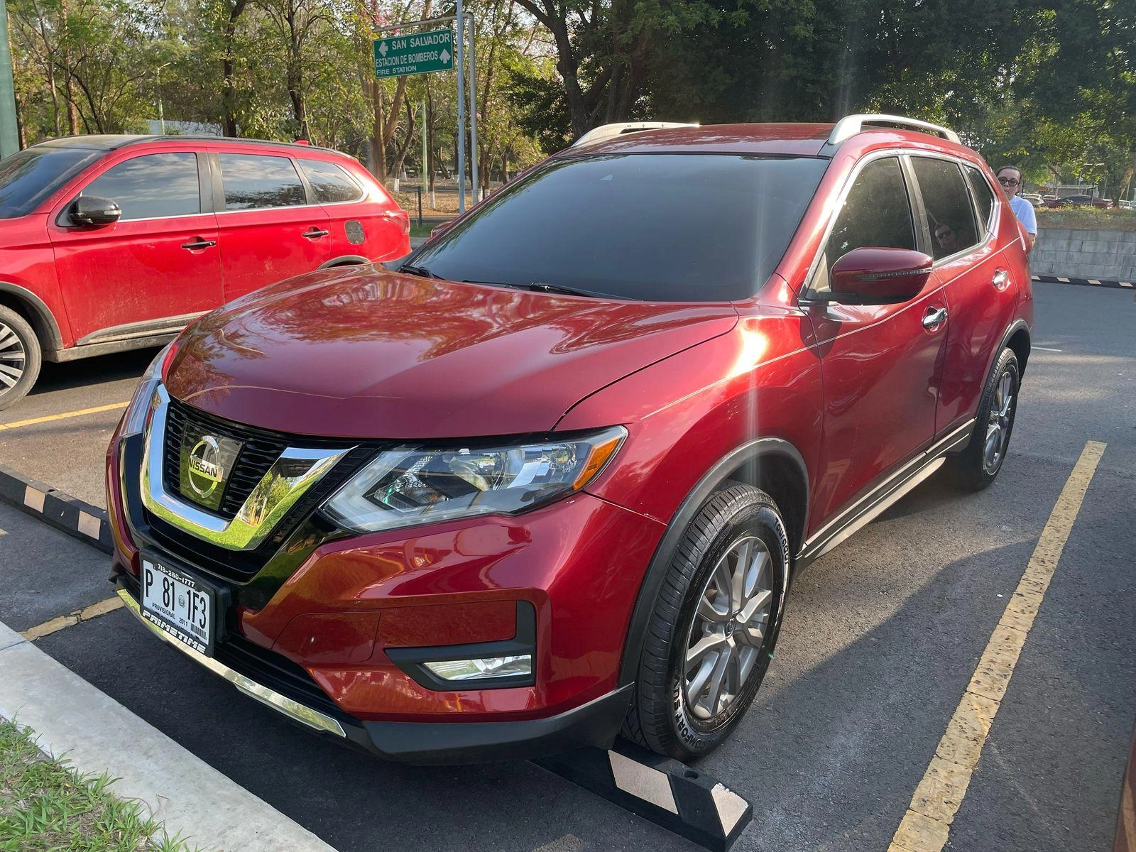SUV Nissan Rogue AWD