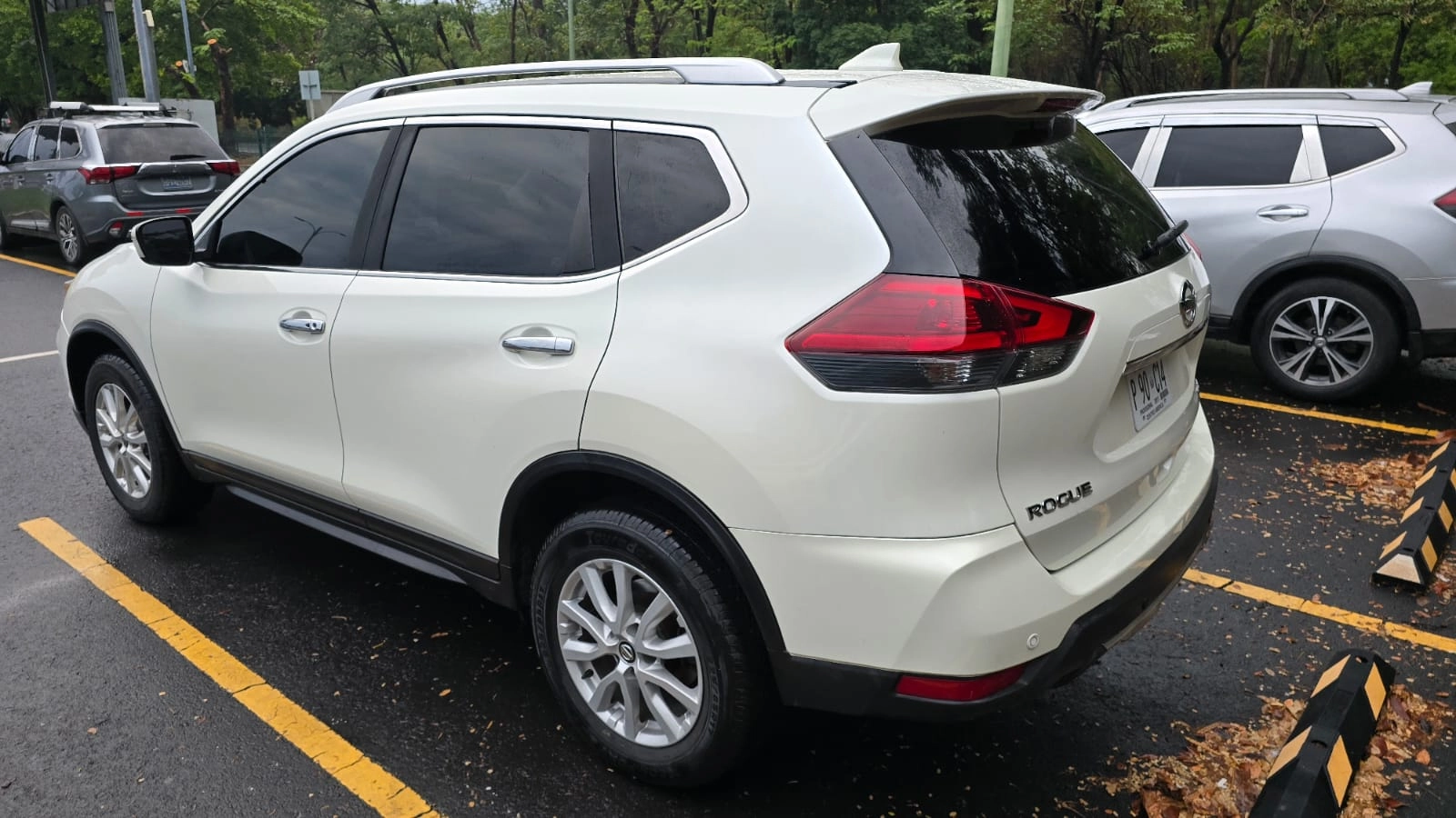 SUV Nissan Rogue SV AWD