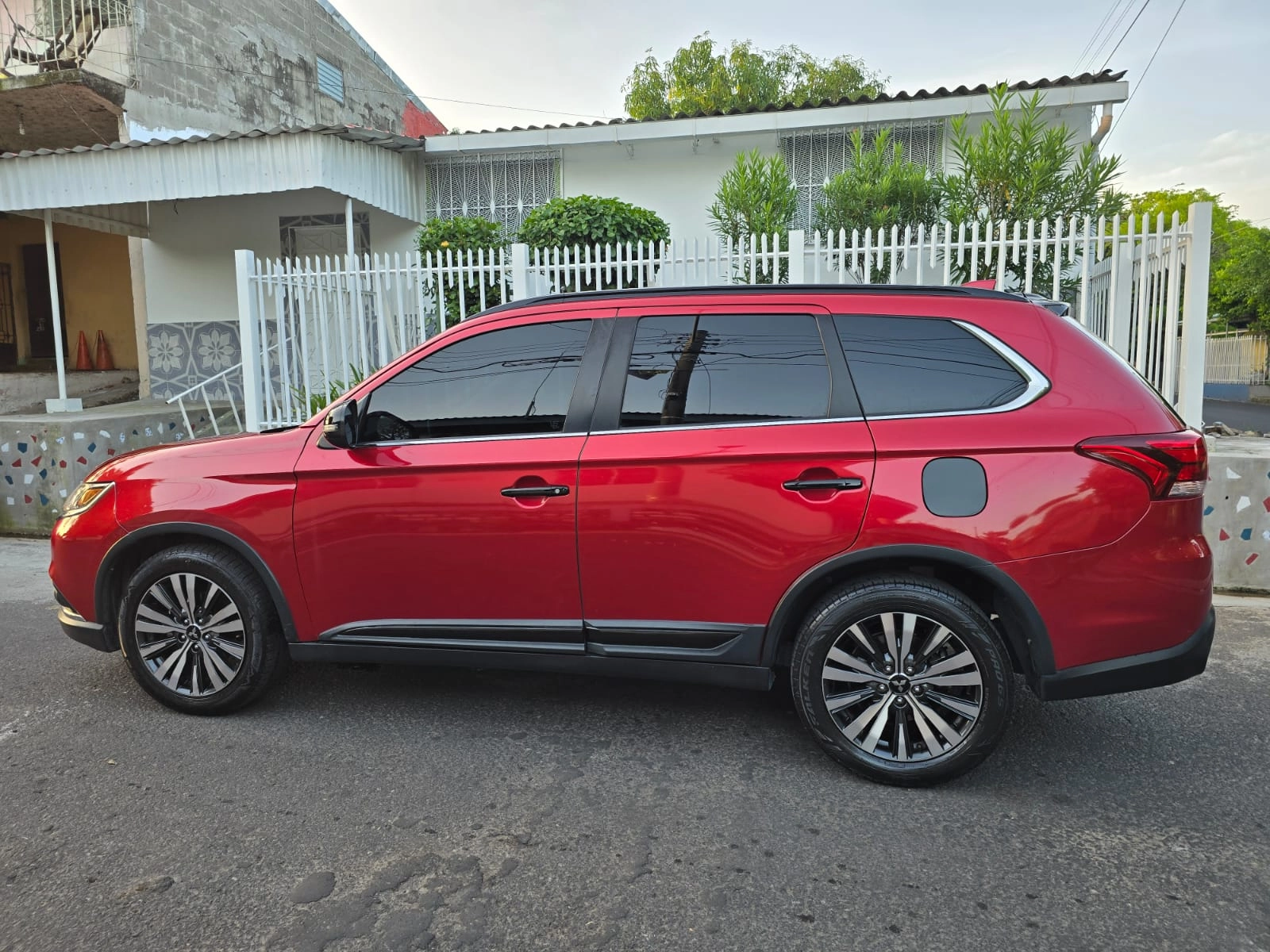 SUV Mitsubishi Outlander
