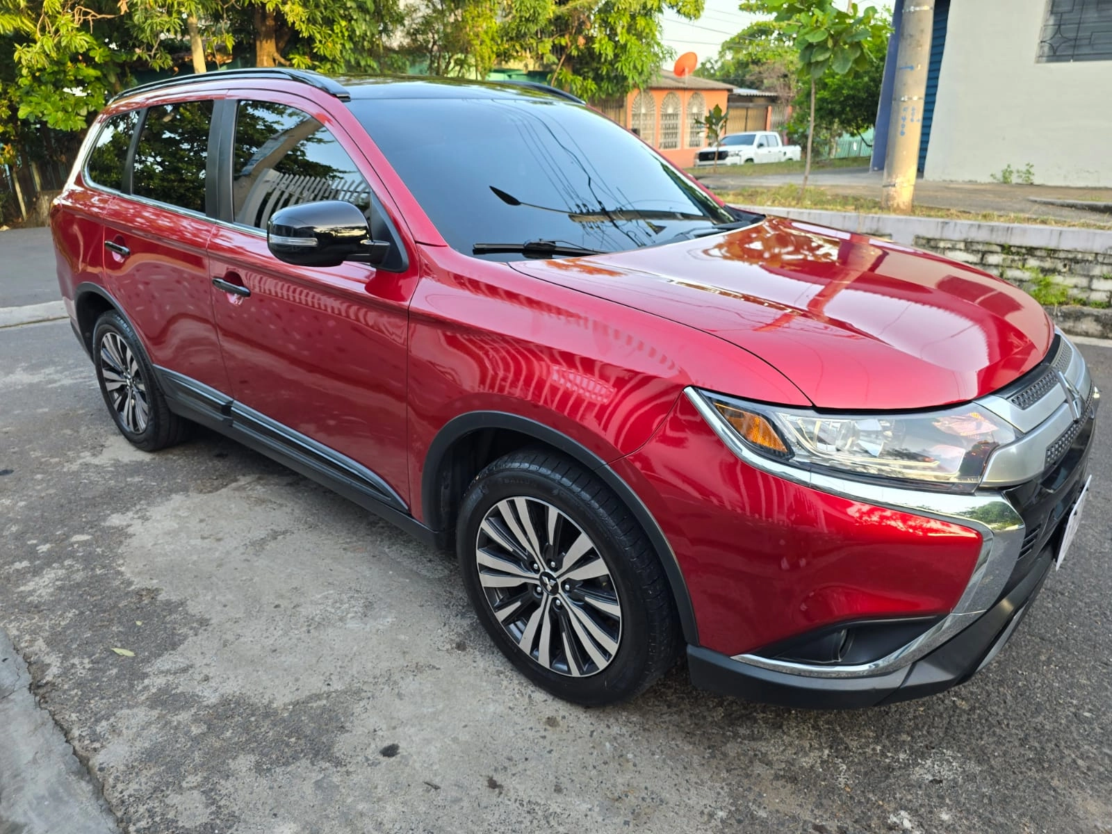 SUV Mitsubishi Outlander