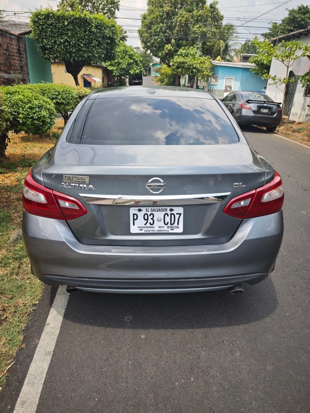 Sedán Nissan Altima Full Zise
