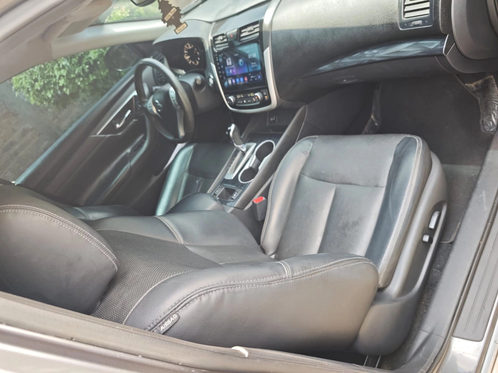 Sedán Nissan Altima Full Zise