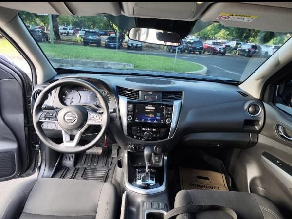 Pick-Up Truck  4x4 Nissan Frontier