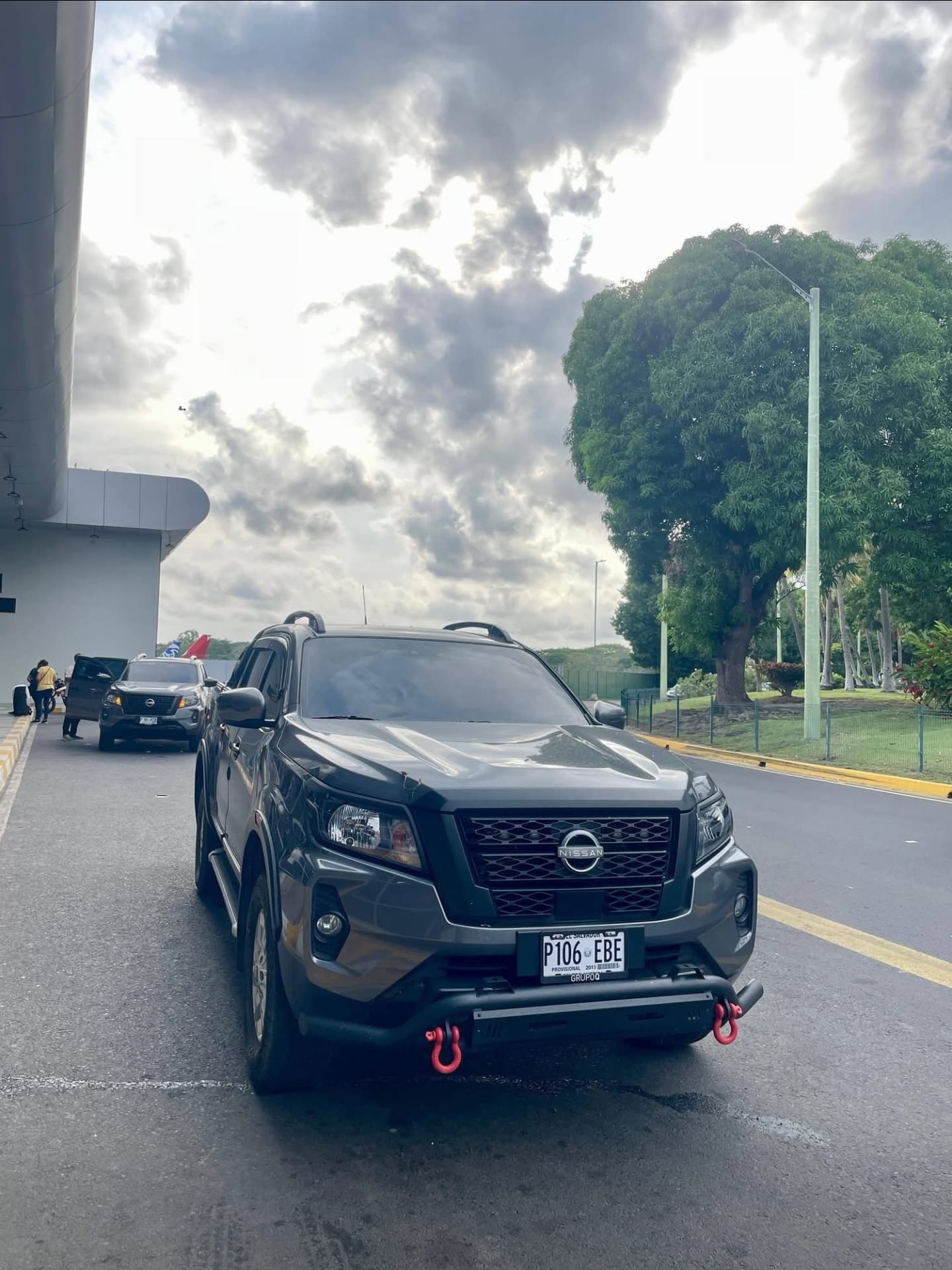 Pick-Up Truck  4x4 Nissan Frontier