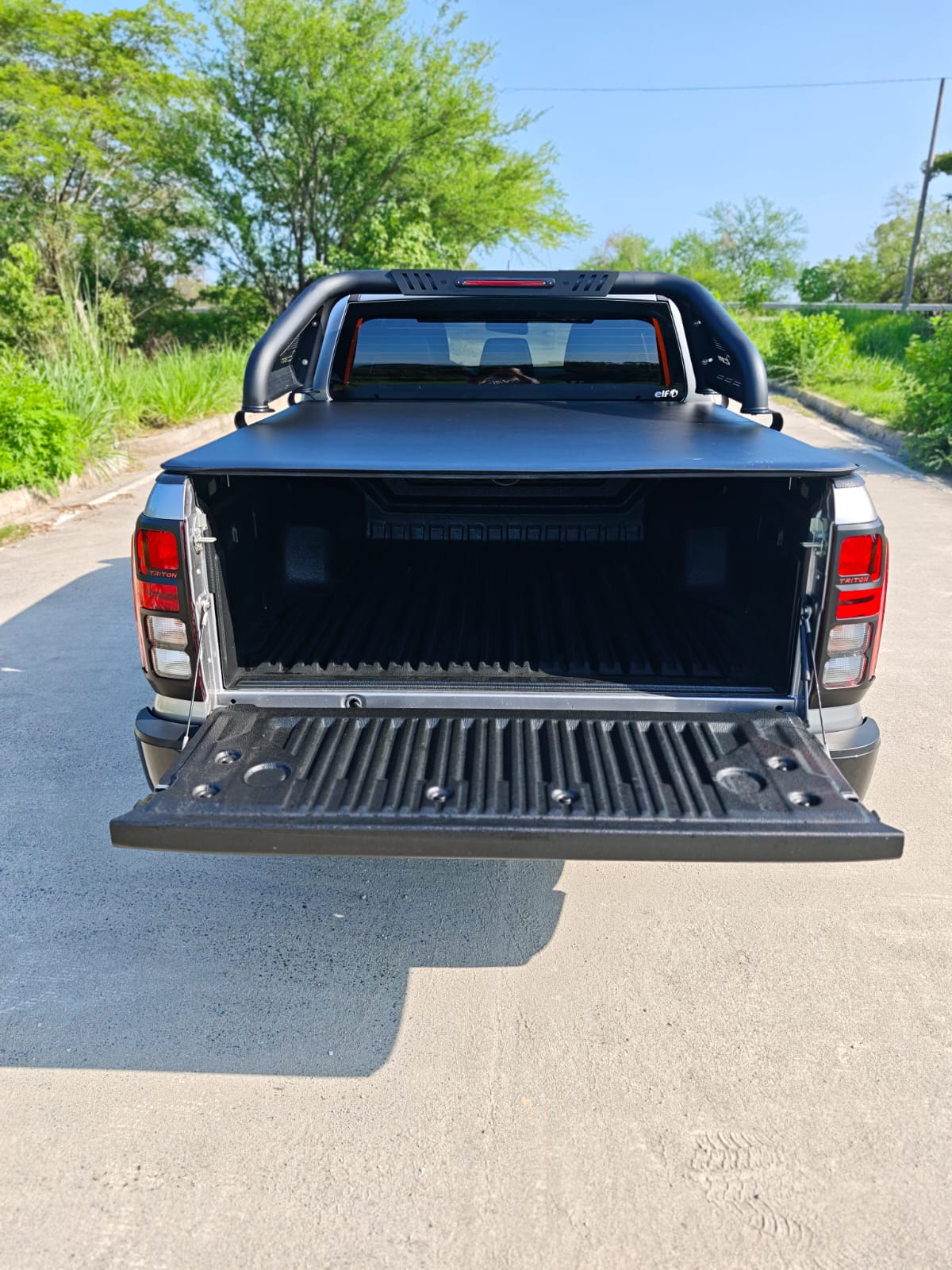 Pick-Up Truck Mitsibishi 4×4