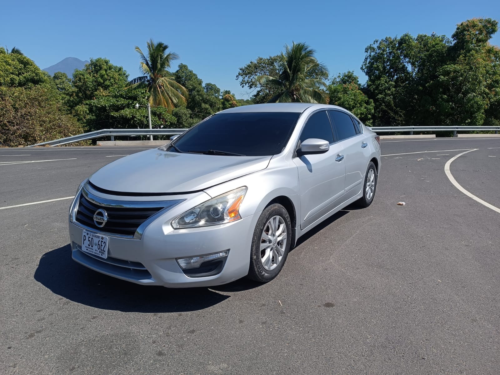 Nissan Altima automático PREMIUM RENTAL CAR EL SALVADOR