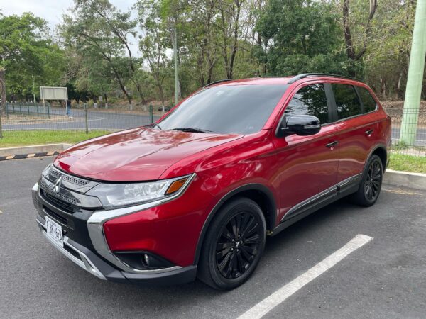 SUV de 7 Asientos Mitsubishi Outlander LE - Imagen 7