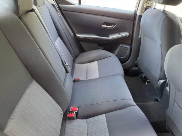 Sedan Nissan Sentra SV automático - Imagen 7