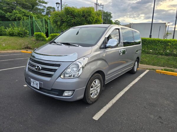 Minivan Hyundai Starex Automática - Imagen 2
