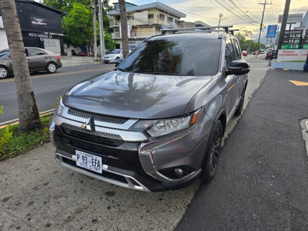 Mitsubishi Outlander 7 asientos