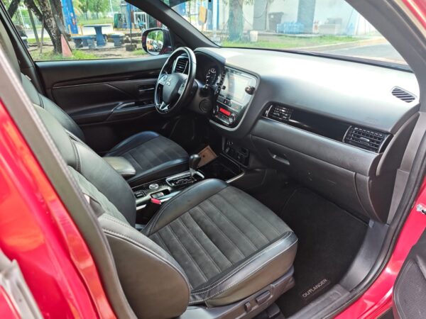 SUV de 7 asientos Mitsubishi Outlander Limited Edition - Imagen 4