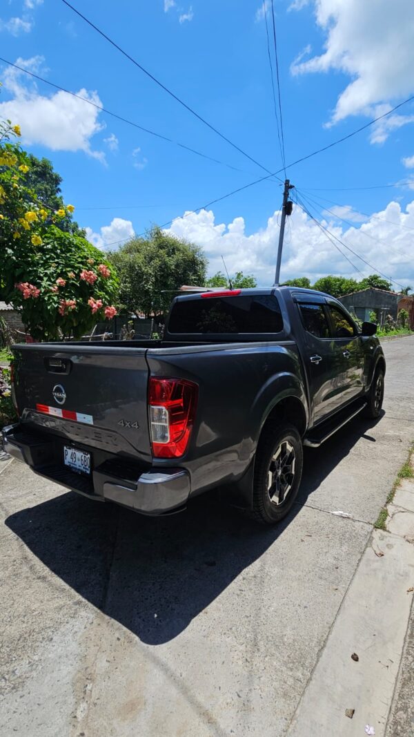 Pick-Up Truck Nissan Frontier 4x4 - Imagen 5
