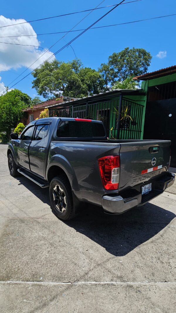 Pick-Up Truck Nissan Frontier 4x4 - Imagen 4