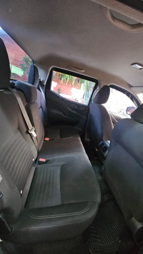 Pick-Up Truck Nissan Frontier 4x4 - Imagen 3